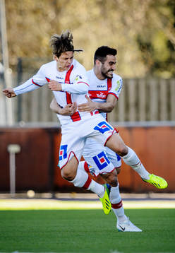 Assyriskas Fredrik Holster och Hezha Agai jublar