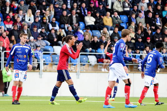 Djurgårdens Aleksandar Prijovic reagerar