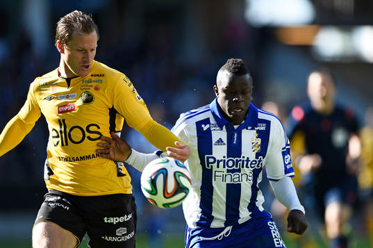 Elfsborgs Daniel Mobaeck  och IFK Göteborgs Malick Mané