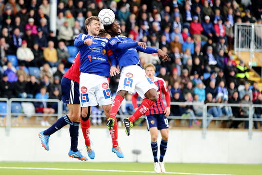 Åtvidabergs Daniel Hallingström och Mohamed Abubakari i