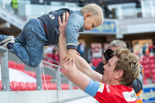 Kalmars David Elm med sin son