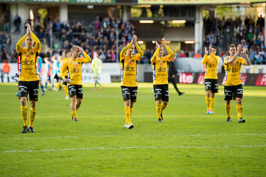 Elfsborgs spelarna tackar publiken