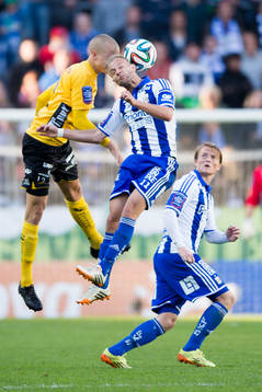 IFK Göteborgs Robin Söder i nickduell med Elfsborgs