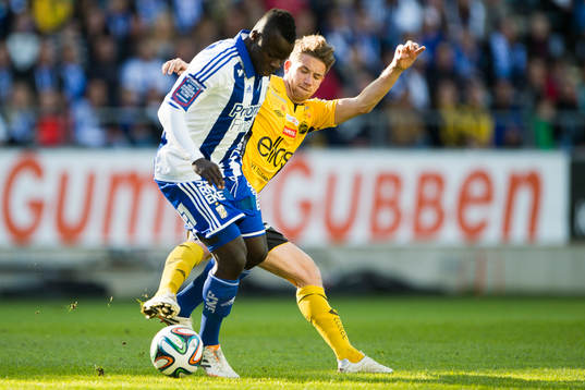 Kamp mellan IFK Göteborgs Malick Mané och Elfsborgs