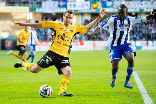 Elfsborgs Henning Hauger och IFK Göteborgs May Mahlangu