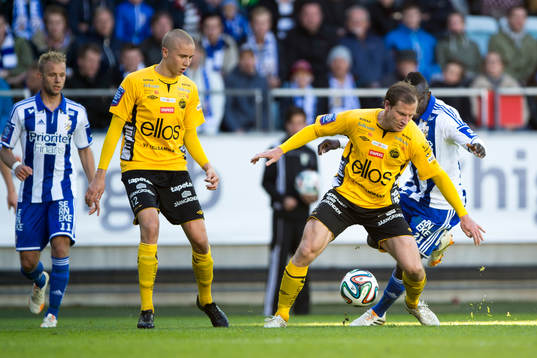 Kamp mellan Elfsborgs Daniel Mobaeck och IFK Göteborgs