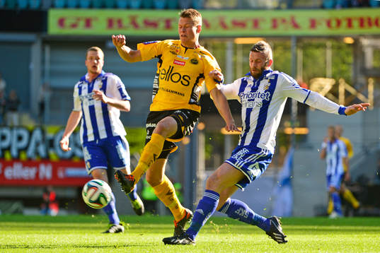 Elfsborgs Viktor Claesson och IFK Göteborgs Kjetil Waehler