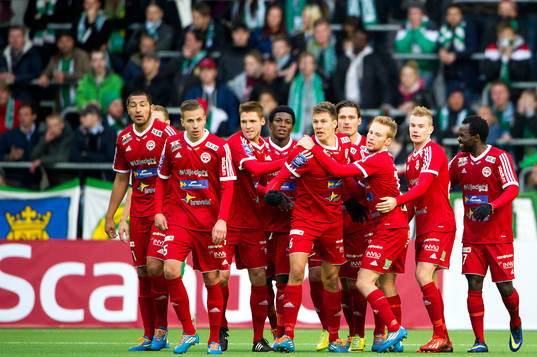 Värnamos spelare jublar