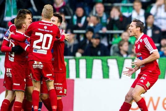 Värnamos spelare jublar