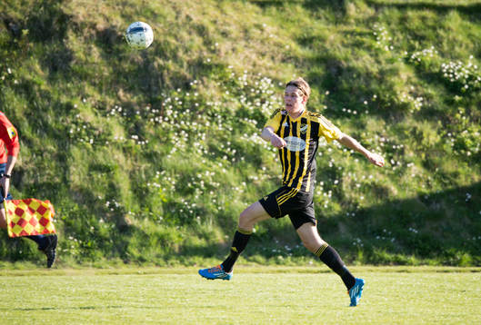 Hässleholms Filip Ranmo i matchen i div. lll mellan