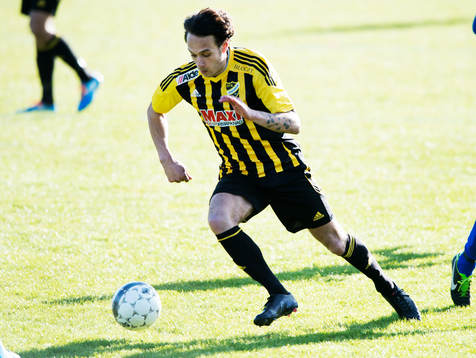 Hässleholms Karim Al-Asi  i matchen i div. lll mellan