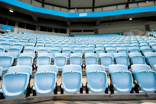 En sektion sittplatser på Swedbank Stadion