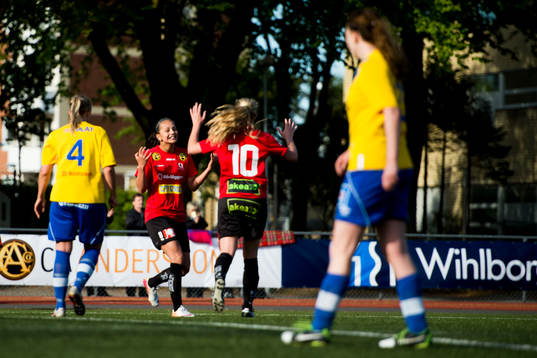 LB07s Michaela Johnsson jublar