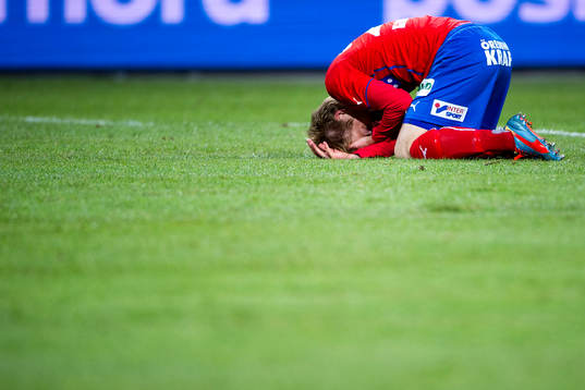 Helsingborgs Jere Uronen har ont