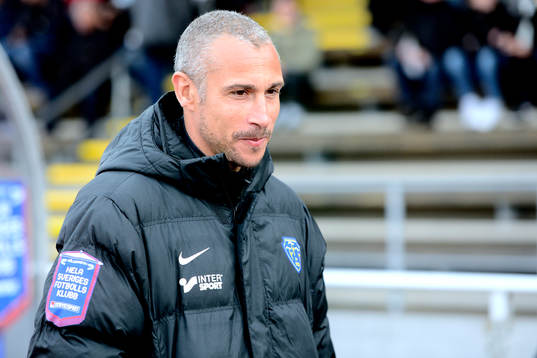 Falkenbergs tränare Henrik Larsson