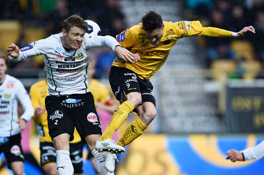 Mjällbys Viktor Agardius och Elfsborgs Lasse Nilsson