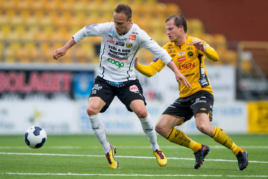 Mjällbys Marcus Ekenberg och Elfsborgs Daniel Mobaeck