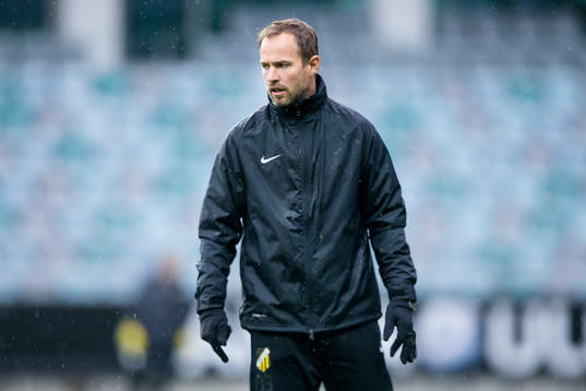 Häckens assisterande tränare Christian Lundström innan