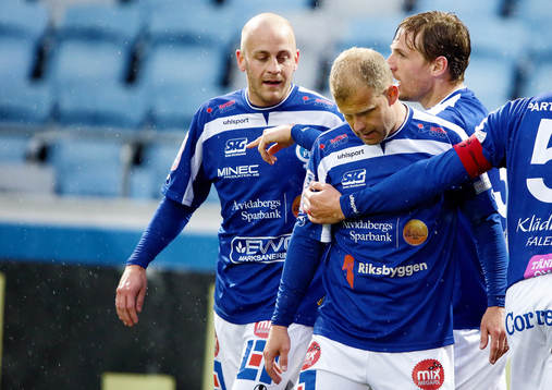 Åtvidabergs Daniel Sjölund ocg Kristian Bergström deppar