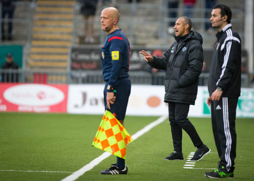Falkenbergs tränare Henrik Larsson