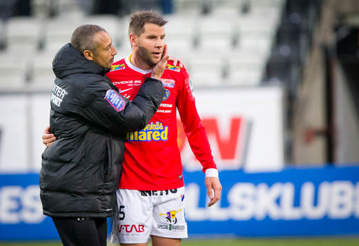 Falkenbergs tränare Henrik Larsson och Stefan Rodevåg