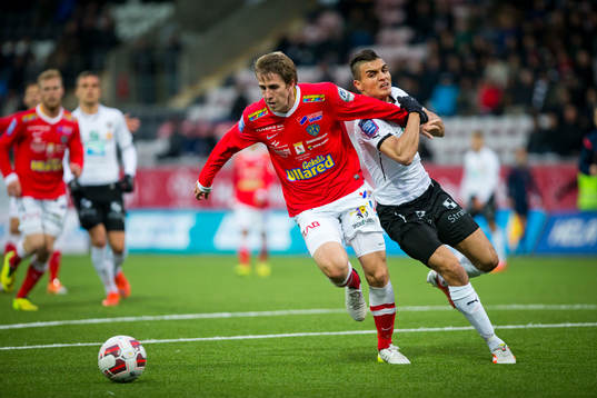 Falkenbergs Adam Eriksson och Örebros Ahmed Yasin