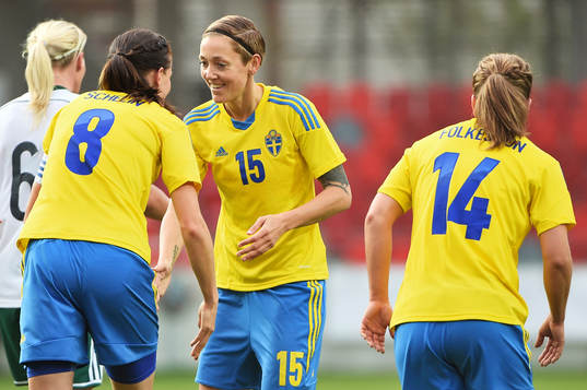 Sveriges Therese Sjögran jublar