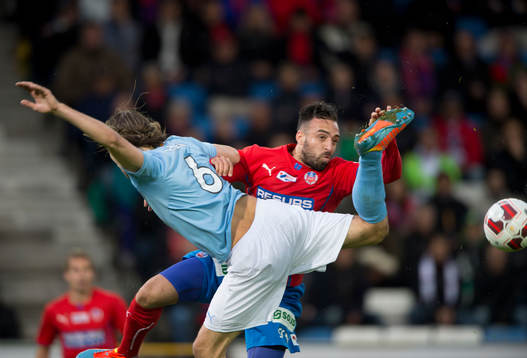 Helsingborgs Abdul Khalili och Malmös Markus Halsti i