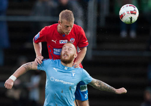 Helsingborgs Peter Larsson och Malmös Magnus Eriksson i