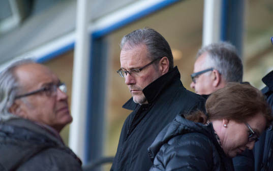 Helsingborgs supporters krävde Paul Myllenbergs avgång,