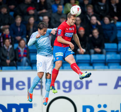 Malmös Ricardinho och Helsingborgs Christoffer Andersson i