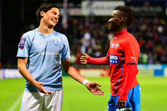 Malmö FFs Miiko Albornoz och Helsingborgs David Accam