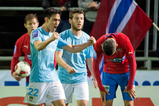 Malmö FFs Amin Nazari jublar