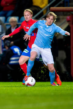 Helsingborgs Måns Ekvall jagar Malmö FFs Emil Forsberg