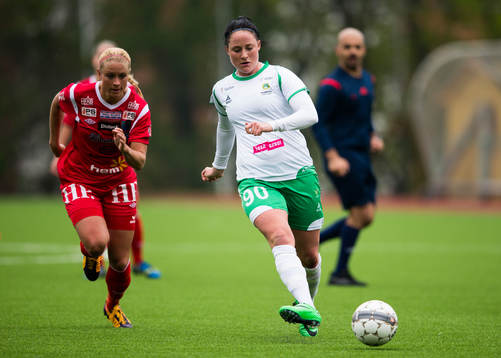 Halmias Frida Jingblad jagar Hammarbys Matilda Agné