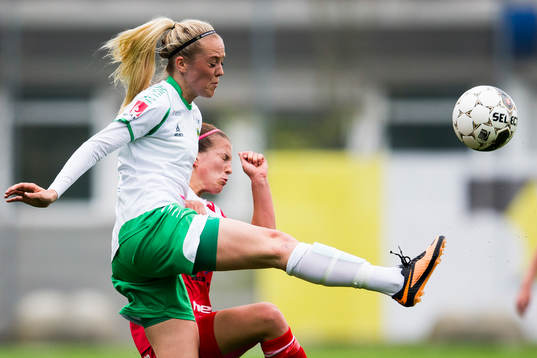 Hammarbys Cathrine Dahlström och Halmias Wendela Wedenryd