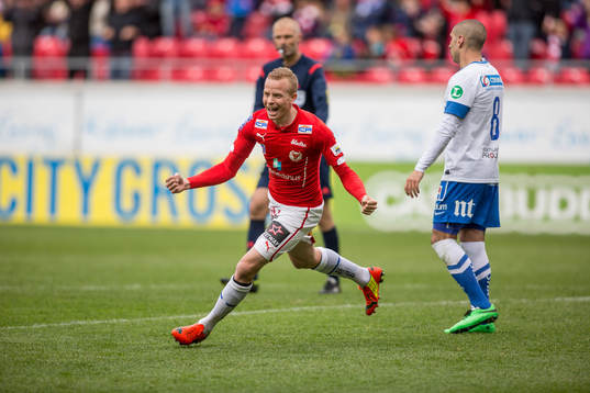 Kalmars Tobias Eriksson jublar