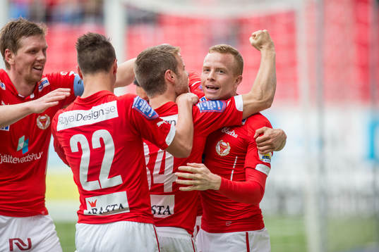 Kalmars Tobias Eriksson jublar