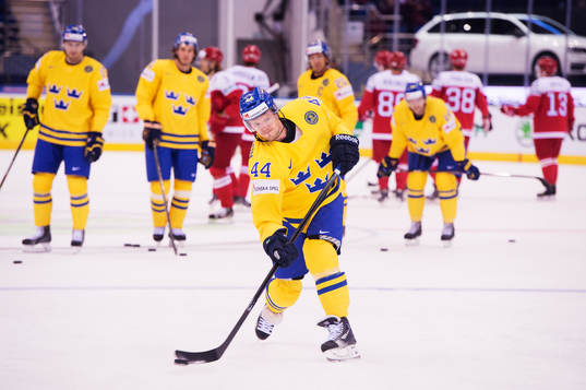 Sveriges Nicklas Danielsson värmer upp