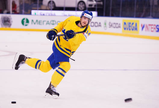 Sveriges Mattias Ekholm värmer upp
