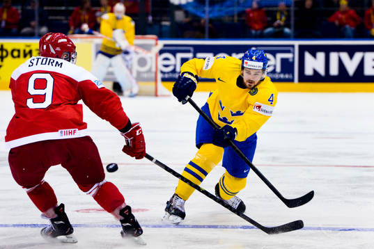Sveriges Tim Erixon och Danmarks Frederik Storm