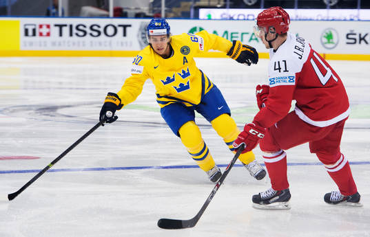 Sveriges Mikael Backlund sträcker sig