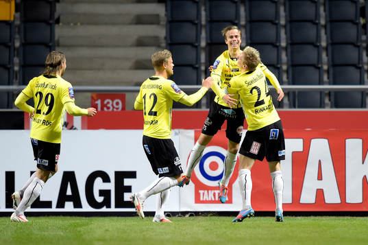 Mjällbys Andreas Blomqvist jublar