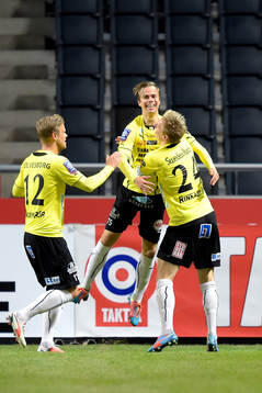 Mjällbys Andreas Blomqvist jublar