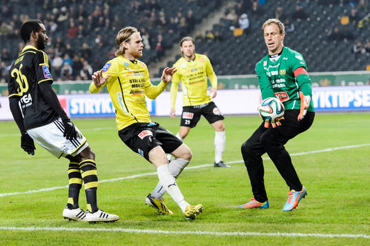 s Henok Goitom, Mjällbys Gudmann Thorisson och Mjällbys