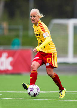 Tyresös Caroline Seger med bollen