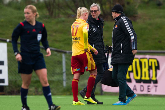 Tyresös Caroline Seger tvingas bryta matchen