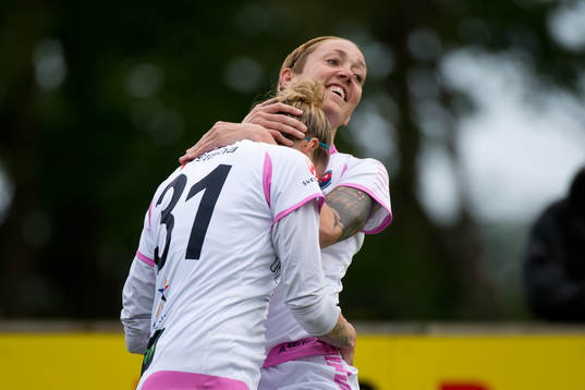 Bläddra bland fler bilder av Fotboll, Damalsvenskan, Kristianstad - Rosengård