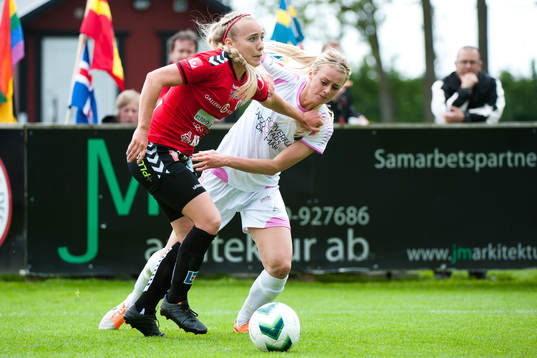 Kristianstads Elisa Vidarsdottir och Rosengårds Amanda