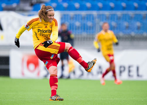 Tyresös Lisa Dahlkvist med ett skott